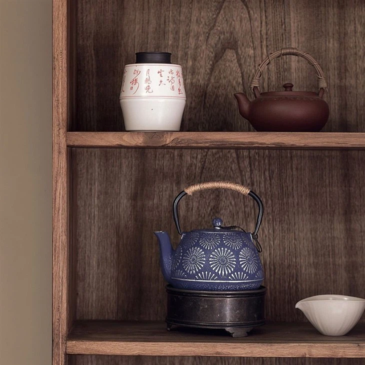 Cast Iron Teapot With Warmer